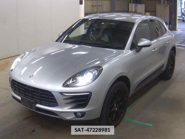 Porsche MACAN 2015-04 7815046-0