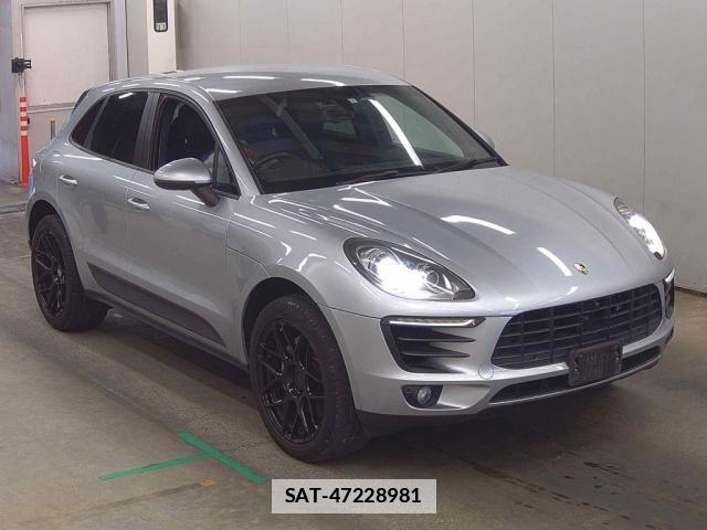 Porsche MACAN 2015-04 7815046-5