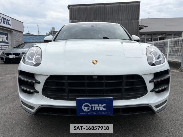 Porsche MACAN 2016-01 7815537-1