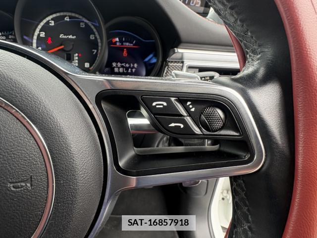 Porsche MACAN 2016-01 7815537-11