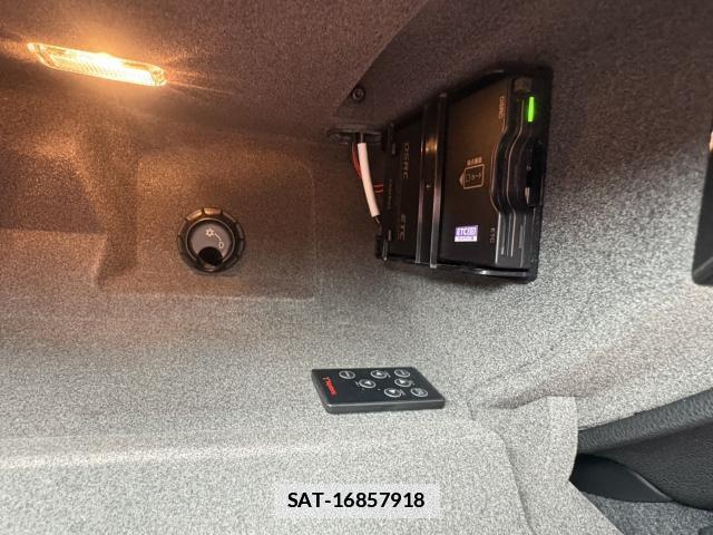 Porsche MACAN 2016-01 7815537-17