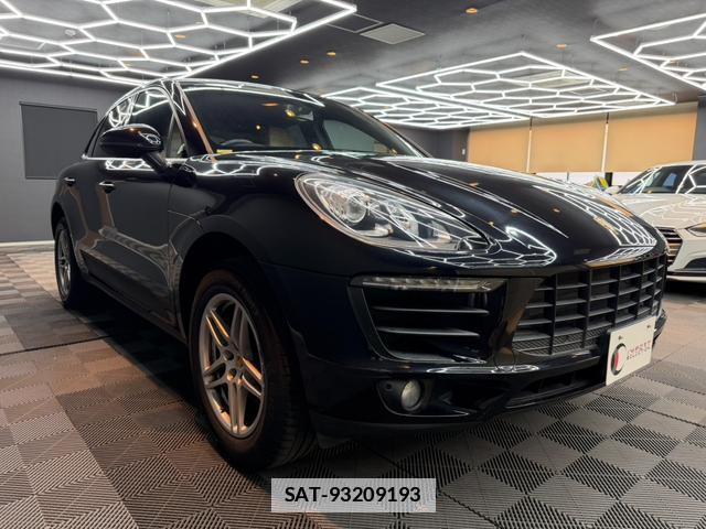 Porsche MACAN 2018-03 7816877-3