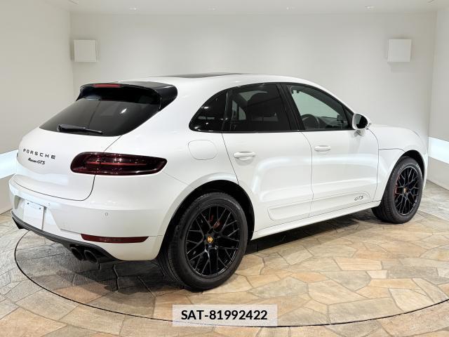 Porsche MACAN 2018-05 7817717-2