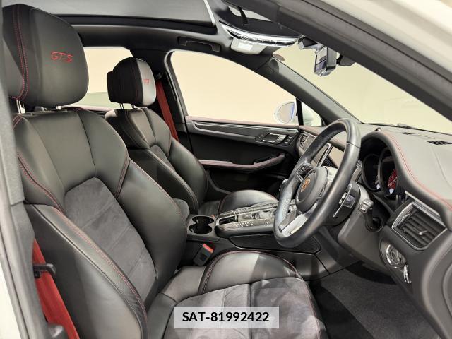 Porsche MACAN 2018-05 7817717-4