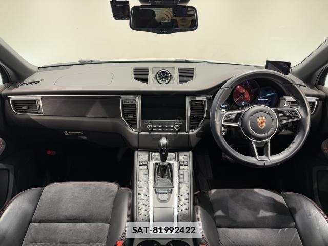 Porsche MACAN 2018-05 7817717-5