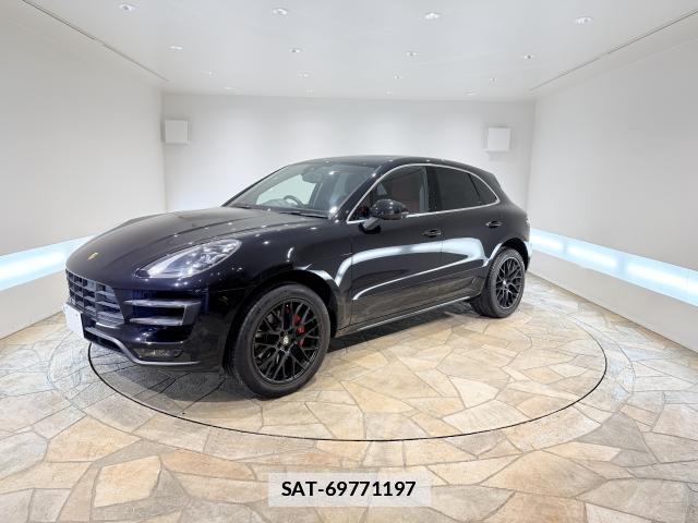 Porsche MACAN 2016-12 7817724-0