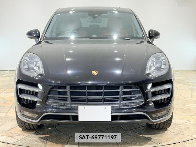 Porsche MACAN 2016-12 7817724-1