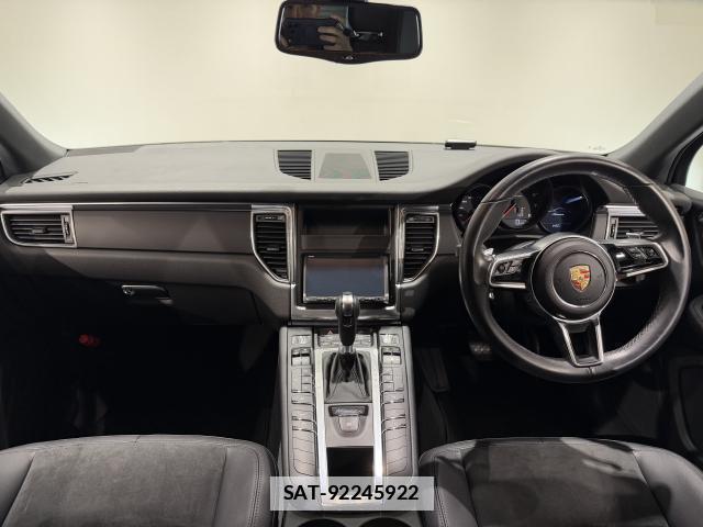 Porsche MACAN 2015-07 7817740-5