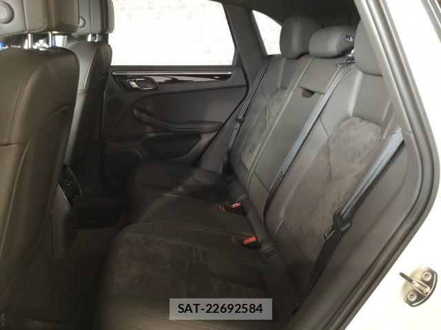 Porsche MACAN 2015-09 7817862-12