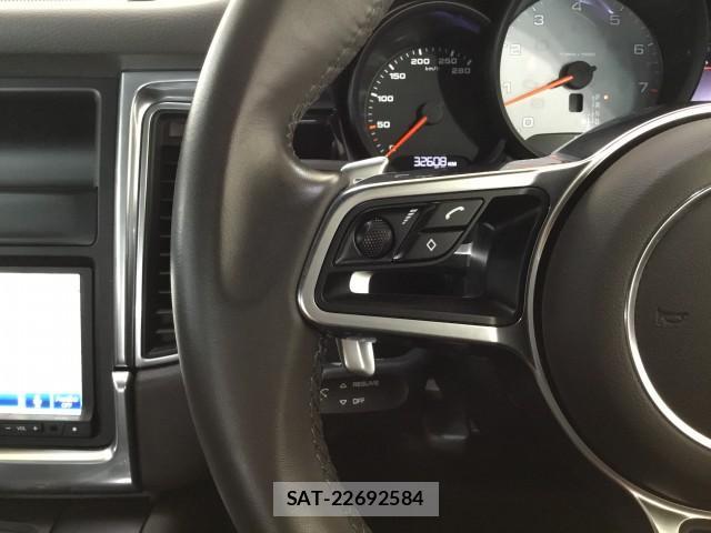Porsche MACAN 2015-09 7817862-15