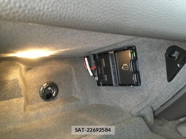 Porsche MACAN 2015-09 7817862-18