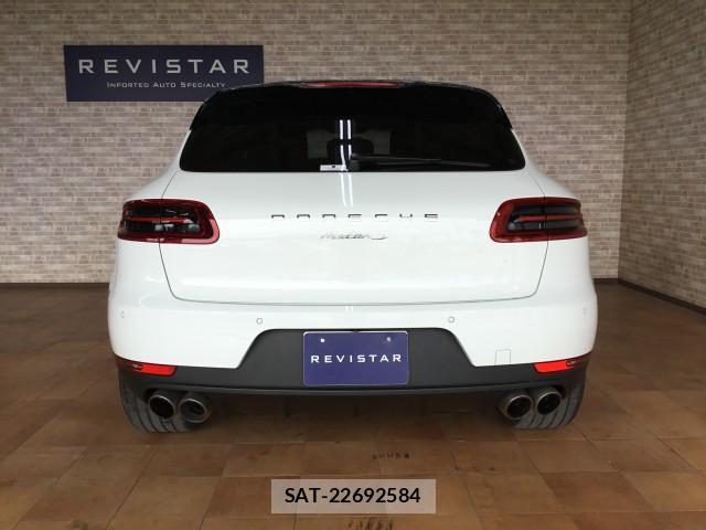 Porsche MACAN 2015-09 7817862-3