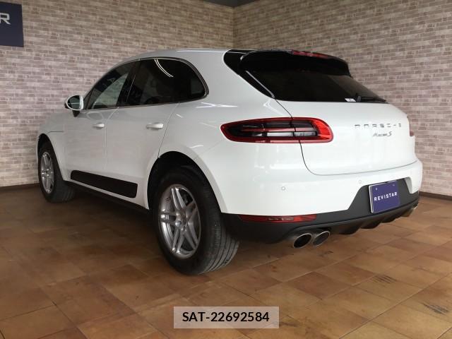 Porsche MACAN 2015-09 7817862-5