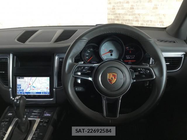 Porsche MACAN 2015-09 7817862-8