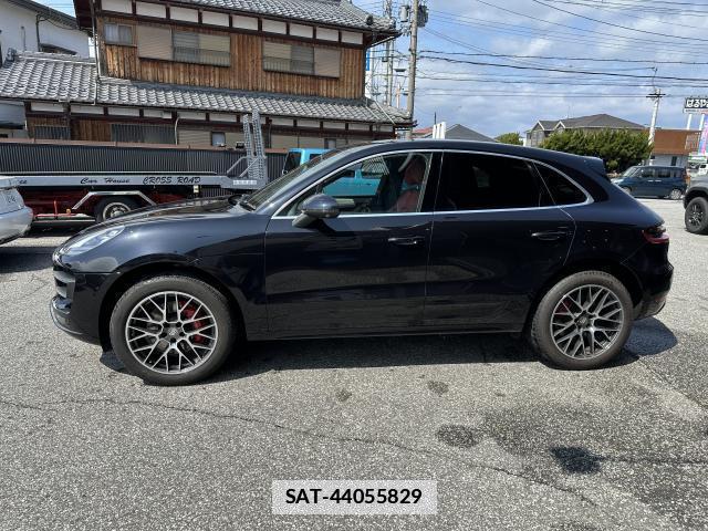 Porsche MACAN 2018-10 7817878-1