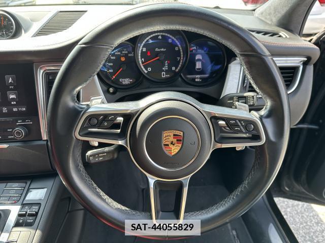 Porsche MACAN 2018-10 7817878-10
