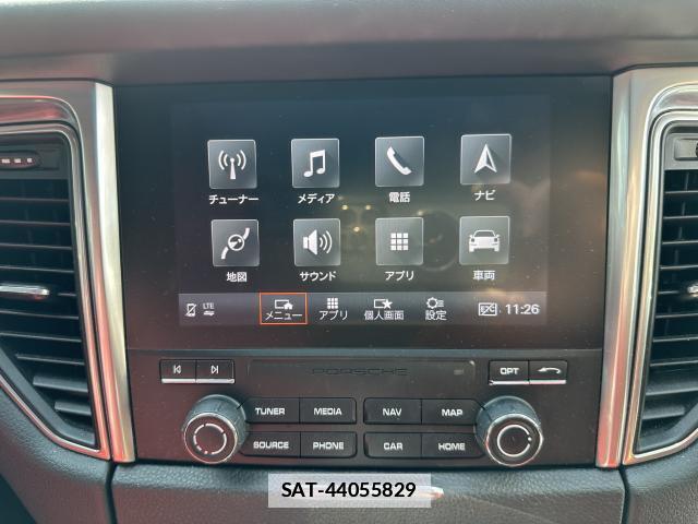 Porsche MACAN 2018-10 7817878-5