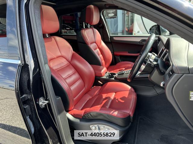 Porsche MACAN 2018-10 7817878-6