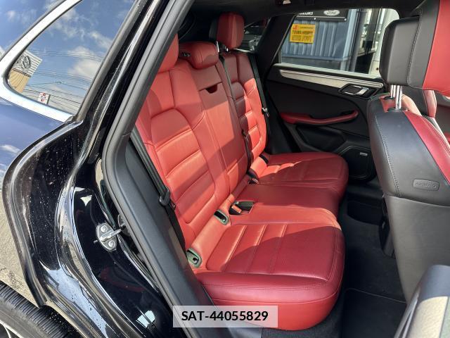Porsche MACAN 2018-10 7817878-7