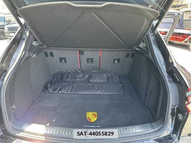 Porsche MACAN 2018-10 7817878-8
