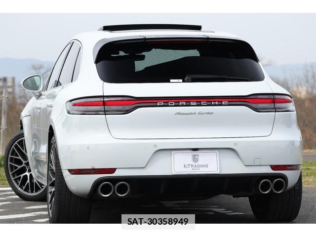 Porsche MACAN 2020-06 7818635-1