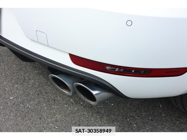 Porsche MACAN 2020-06 7818635-10