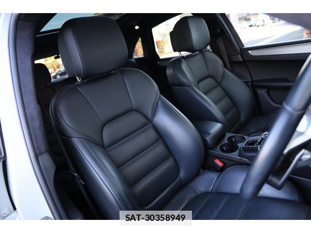 Porsche MACAN 2020-06 7818635-11