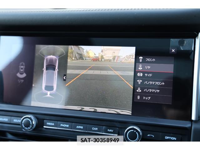 Porsche MACAN 2020-06 7818635-14