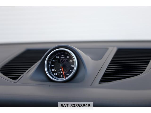 Porsche MACAN 2020-06 7818635-15