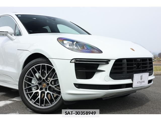 Porsche MACAN 2020-06 7818635-18