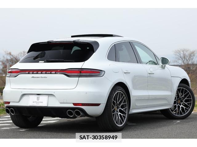 Porsche MACAN 2020-06 7818635-5