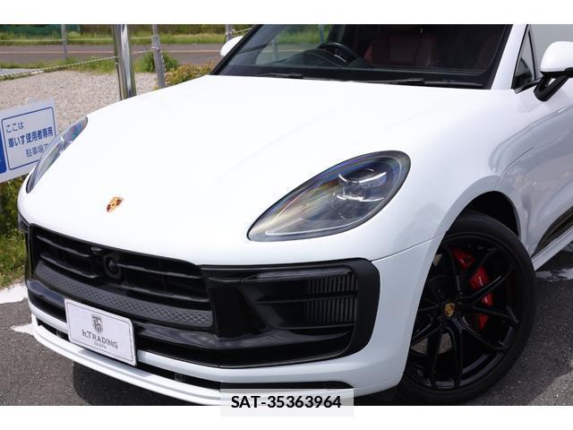 Porsche MACAN 2021-12 7818645-12