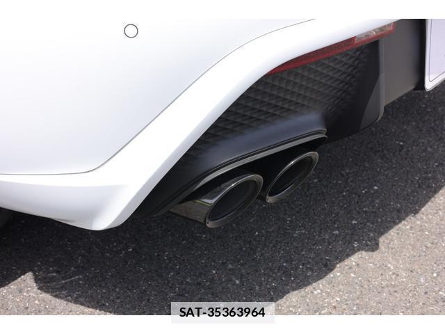 Porsche MACAN 2021-12 7818645-13