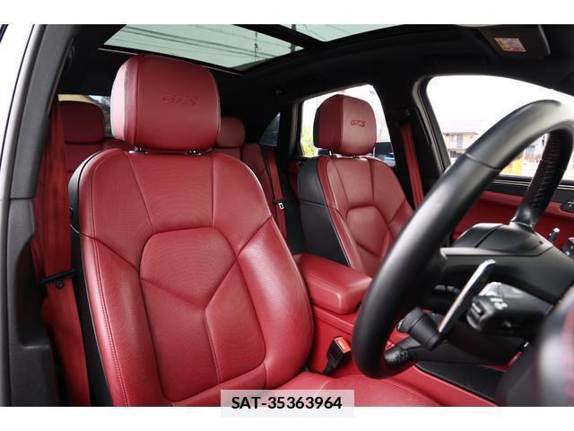 Porsche MACAN 2021-12 7818645-14