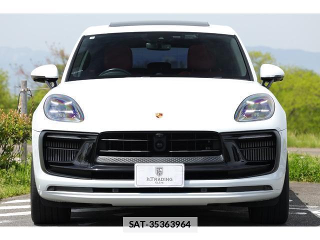 Porsche MACAN 2021-12 7818645-17