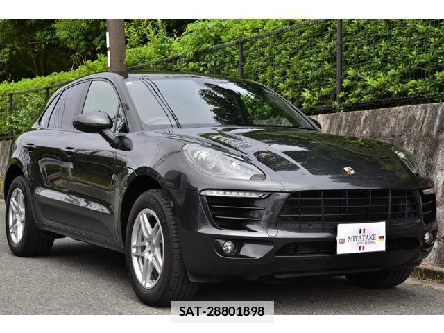 Porsche MACAN 2016-06 7819011-0