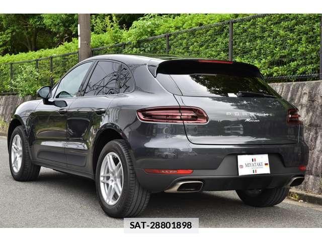 Porsche MACAN 2016-06 7819011-1