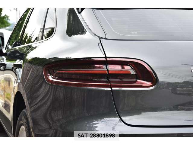 Porsche MACAN 2016-06 7819011-15