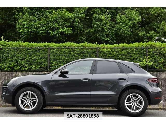 Porsche MACAN 2016-06 7819011-19