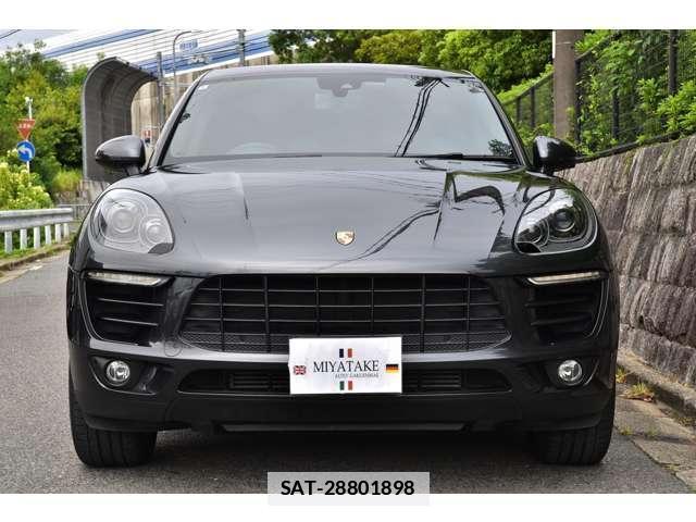 Porsche MACAN 2016-06 7819011-4