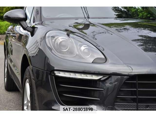 Porsche MACAN 2016-06 7819011-5
