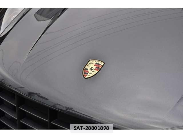 Porsche MACAN 2016-06 7819011-6