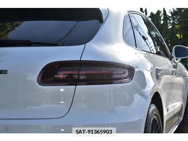 Porsche MACAN 2016-09 7819016-11