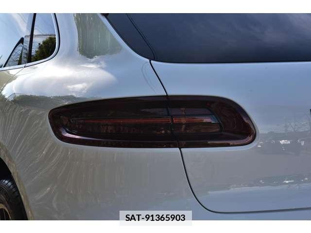 Porsche MACAN 2016-09 7819016-12