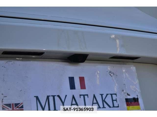 Porsche MACAN 2016-09 7819016-13