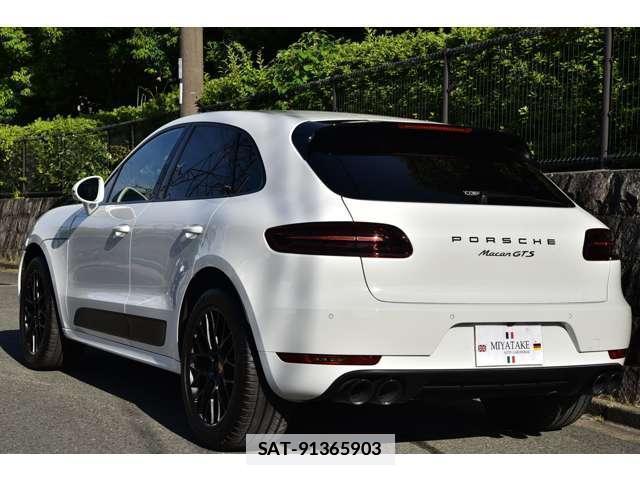 Porsche MACAN 2016-09 7819016-14