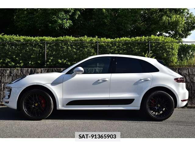 Porsche MACAN 2016-09 7819016-17