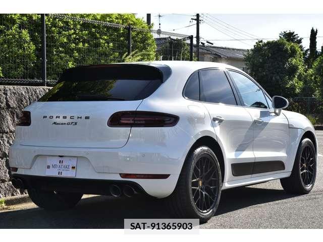 Porsche MACAN 2016-09 7819016-9