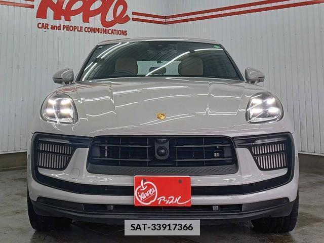 Porsche MACAN 2021-12 7820497-1