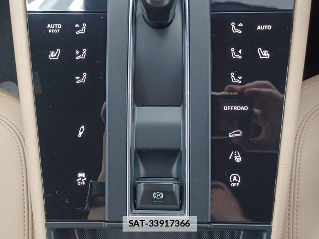 Porsche MACAN 2021-12 7820497-16